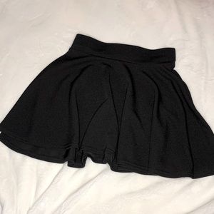 URBAN OUTFITTERS Black Mini Skirt. Size: S NEW